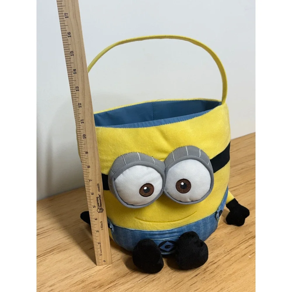 Universal Studios Minions Easter Halloween Basket  Bob Despicable Me Minion